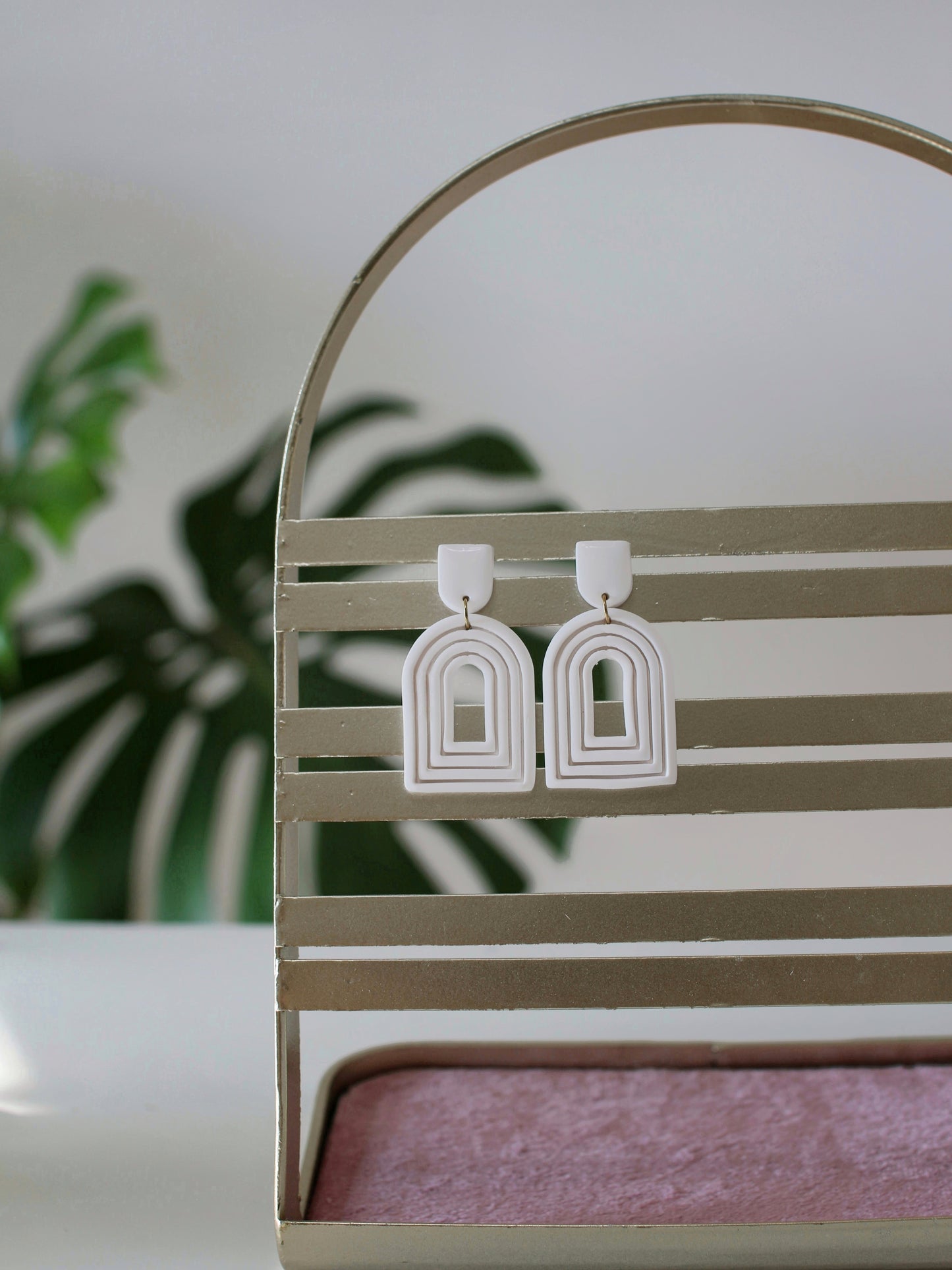 Gaia - Ribbed Arch Earrings