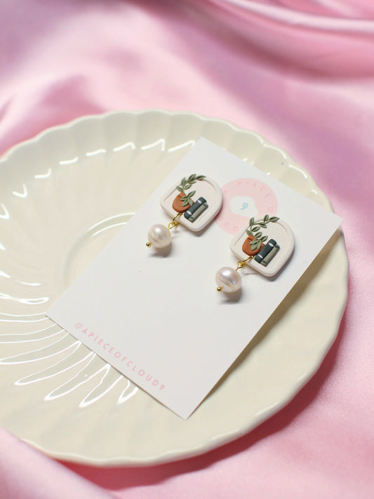 Belle - Whimsy Bookshelf Earrings