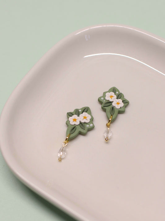 Meadow Sprouts - Dainty Floral Cluster Stud Earrings